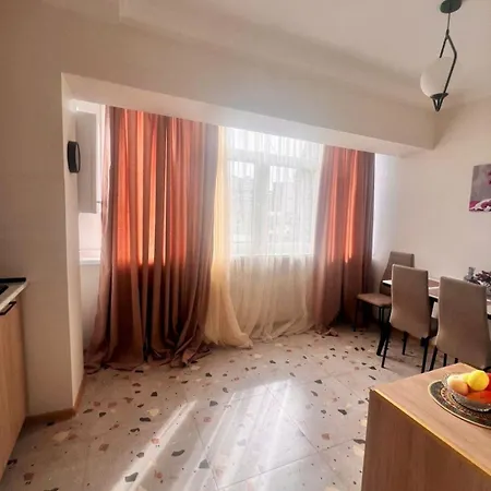 Sunny Apartment Tbilisi Exterior photo